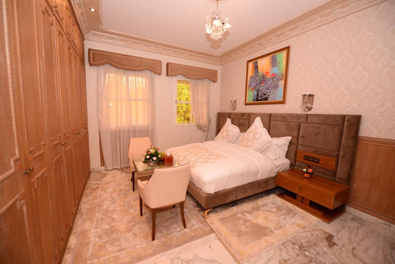 The White Palace Rabat Bilik gambar